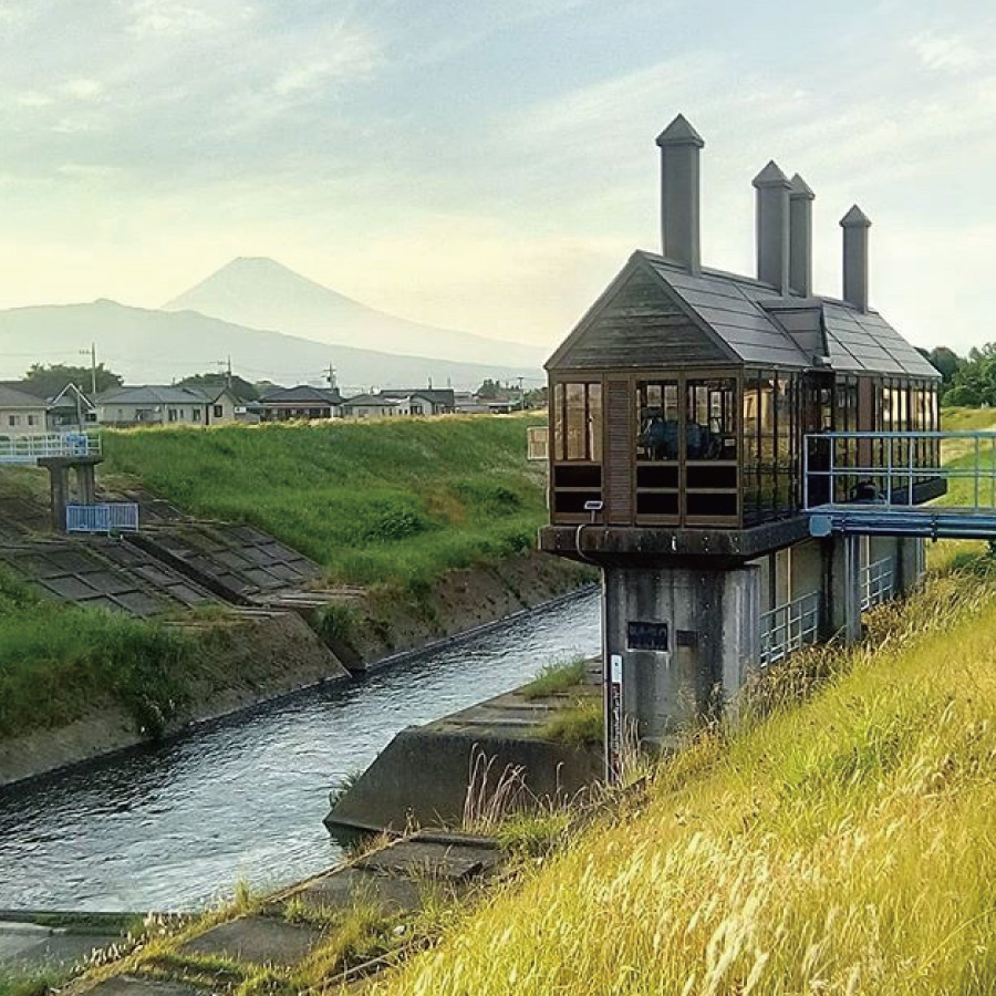 「富士山を望む」